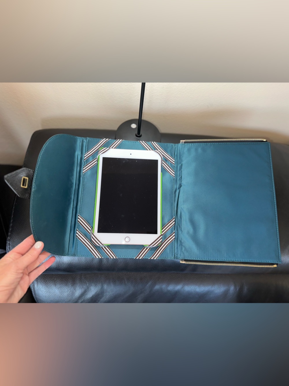 ✨ Henri Bendel Saffiano Black Leather • Zip off Tablet Case • Collector • Rare - Picture 7 of 16